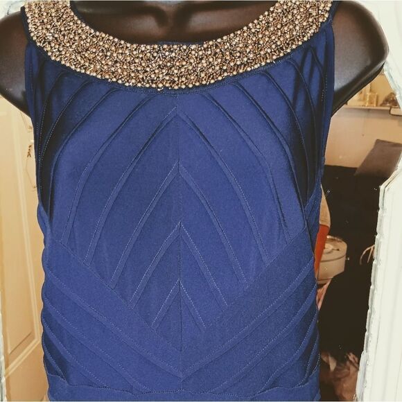 Navy Crisscross Patterned Evening Gown Plus Sz 16 - Beaded Neckline - Picture 3 of 13
